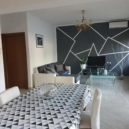 Alda Apartamento Pula